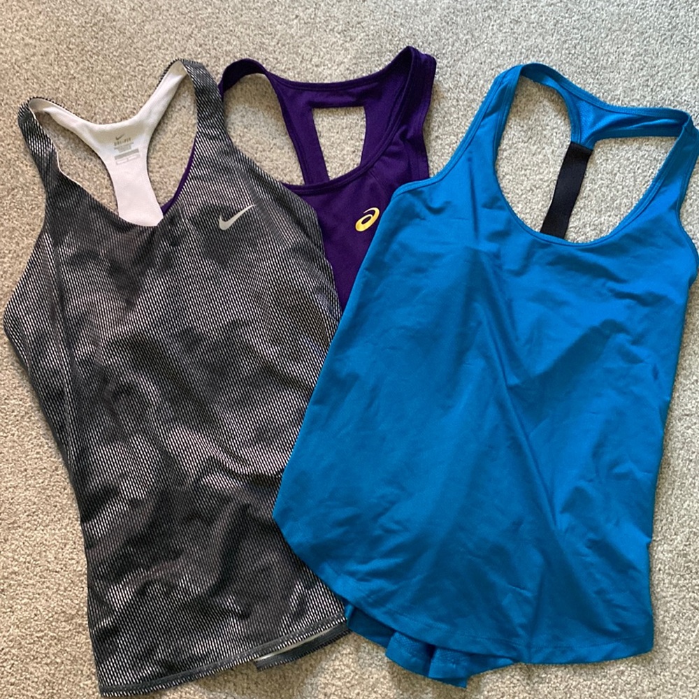 3 small workout tanks